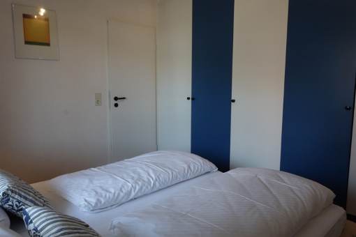 Der Einbauschrank, echt nordisch in blau - weiß