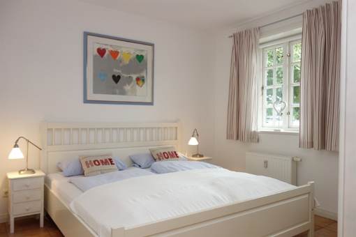 Das Elternschlafzimmer mit Doppelbett  180x200cm