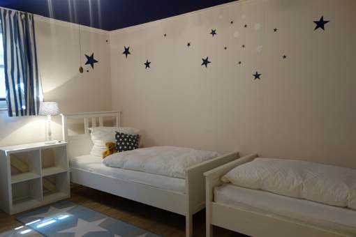 Das Schlafzimmer in der U 20 Zone mit 2 Einzelbetten 90x200cm, Sternenhimmel.....