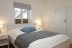 'Das Elternschlafzimmer mit groem Doppelbett 160x200cm'