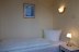 'Vom Schlafzimmer aus zu begehen:  noch ein kleines Zimmer mit Einzelbett'
